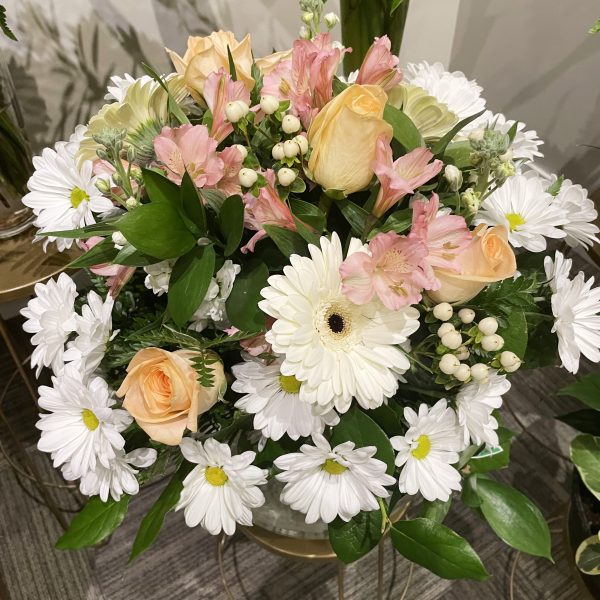 arrangement funéraire délicate pastel